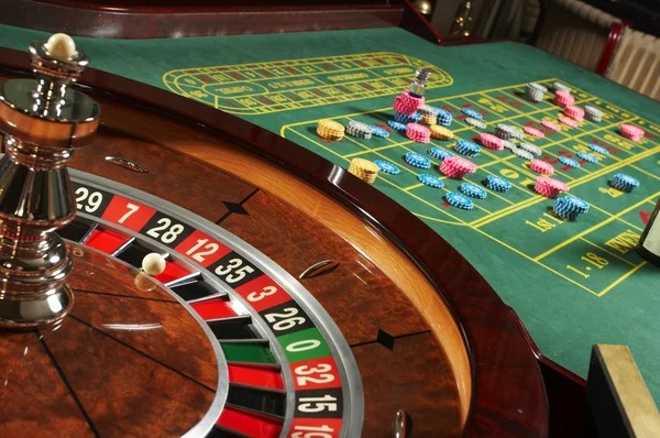 Paytables show winning combinations Joker Gaming paytable display